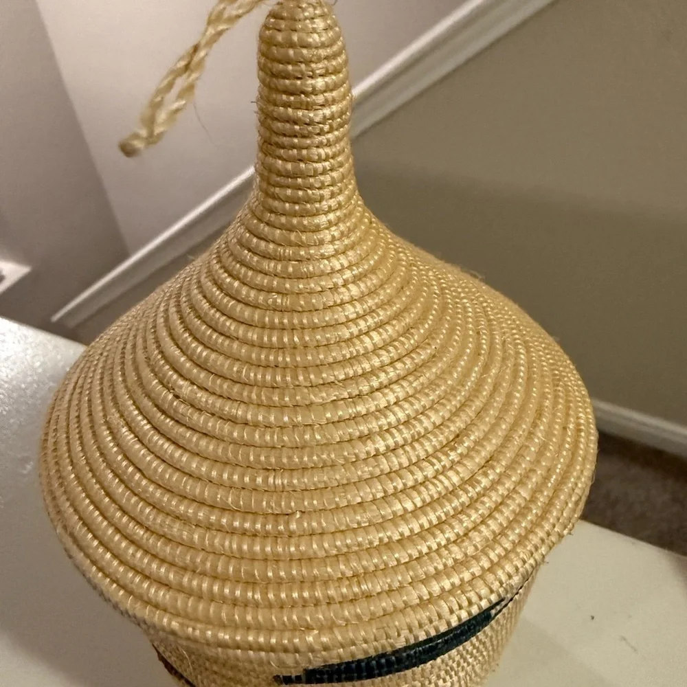 Rare  Rwandan Handmade Nesting Baskets with Lids 2.5”-9.5” set of 5